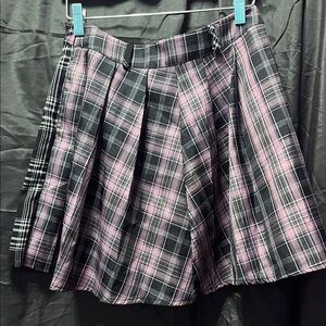 Stylish Plaid A-Line Skirt in Pink and Black